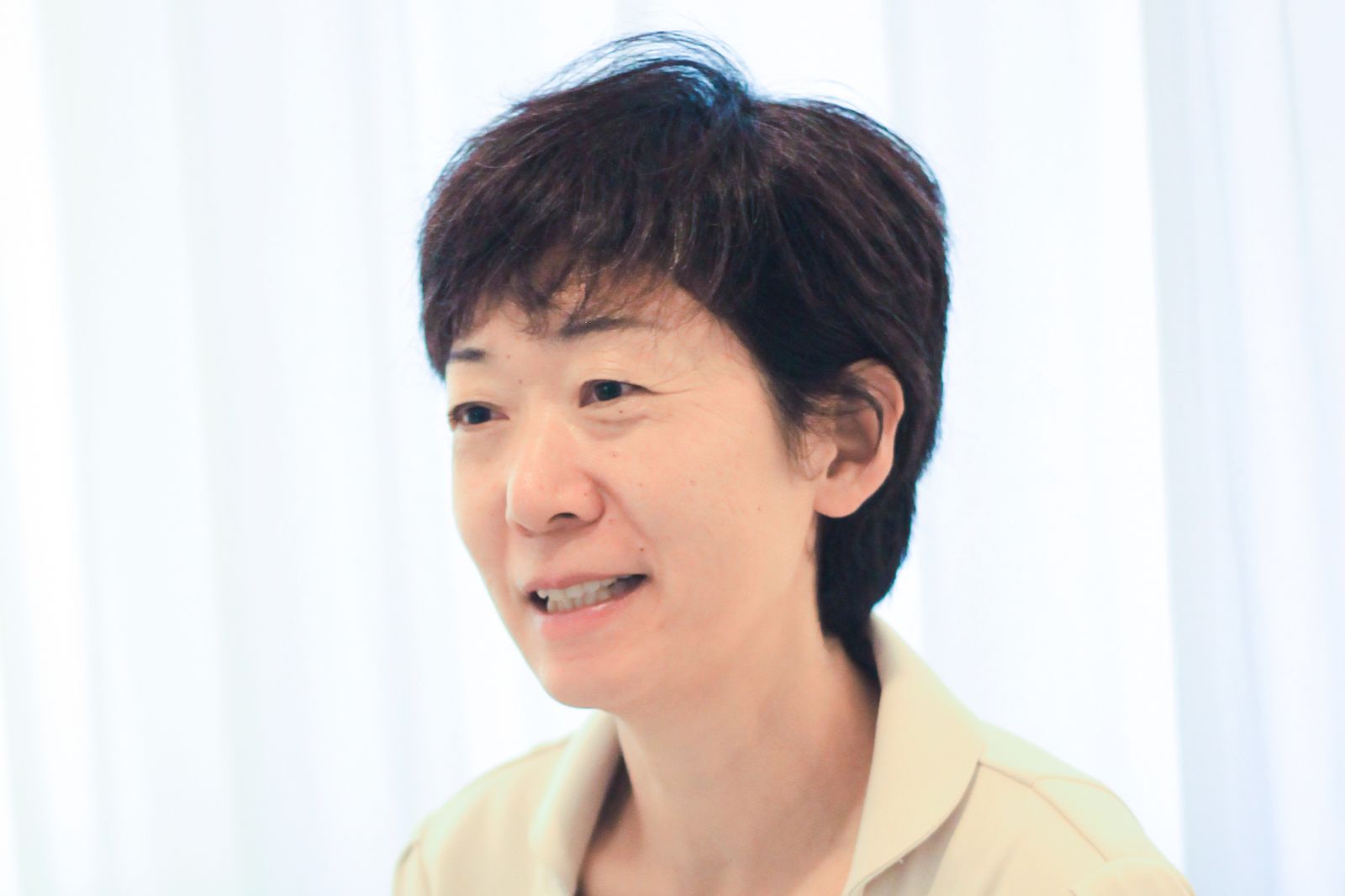 専門メニューについて語る様子