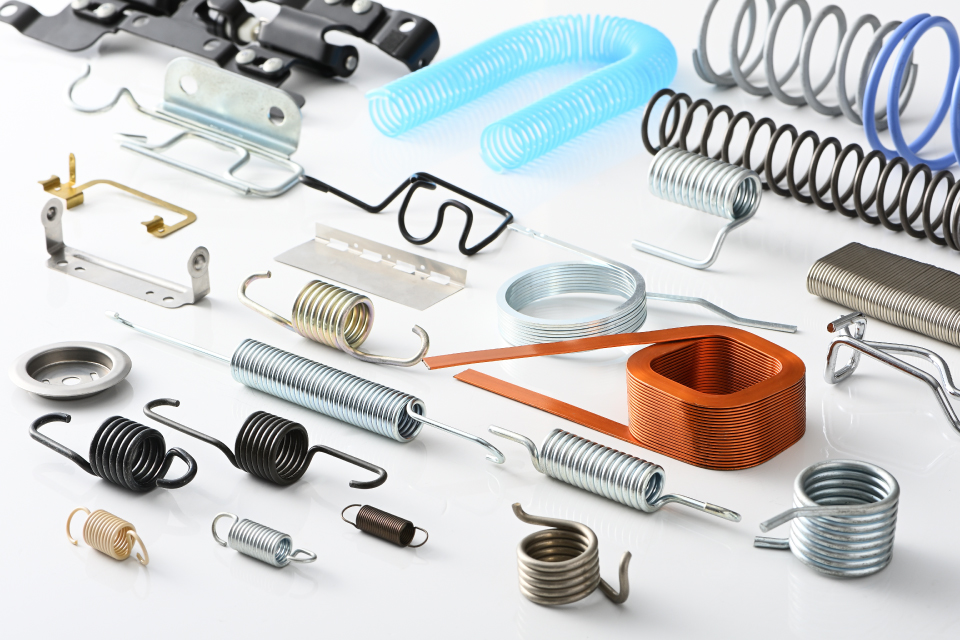 株式会社鈴木スプリング製作所で製造されている多種多様な精密ばね製品