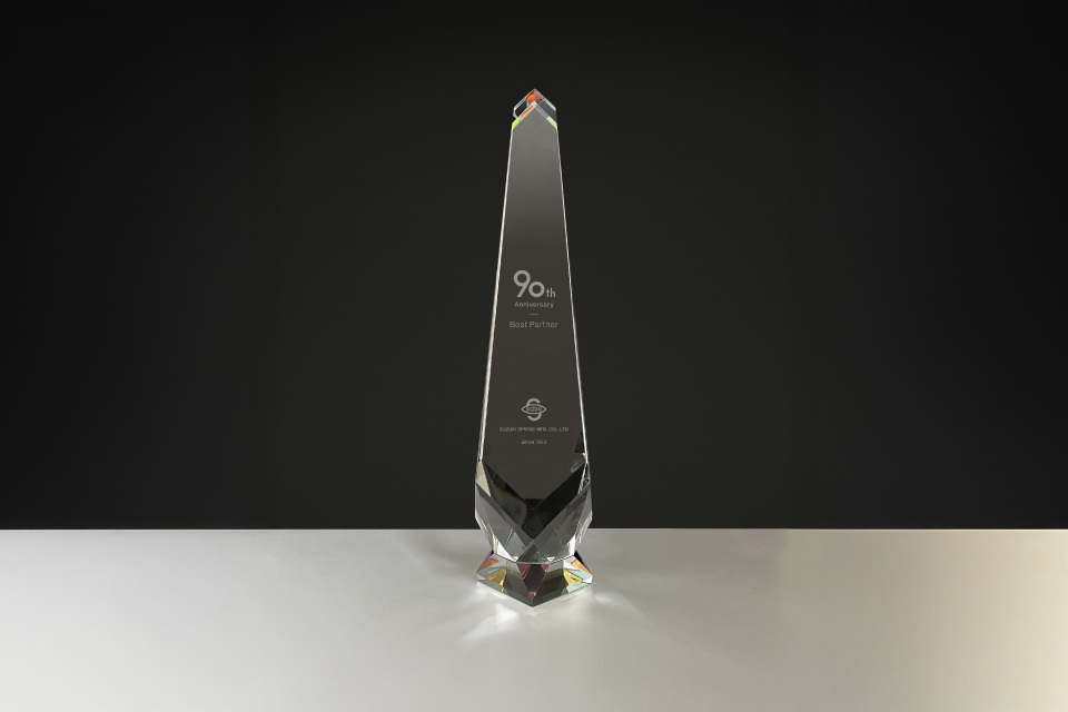 90周年記念特製トロフィー
